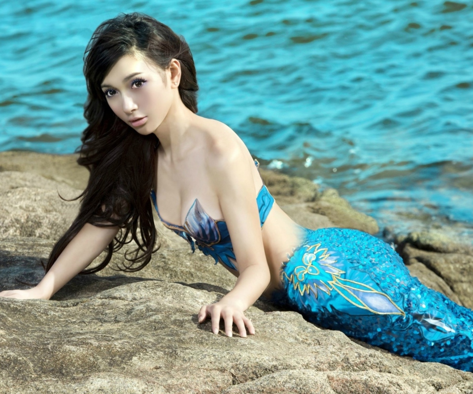 Leah Dizon Mermaid wallpaper 960x800