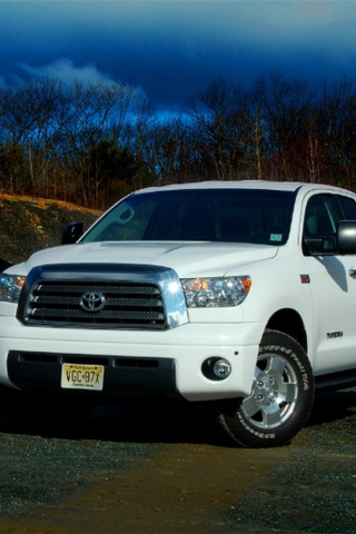 Screenshot №1 pro téma Toyota Tundra Limited Performance 320x480