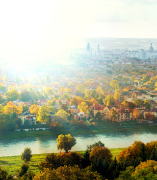 Dresden In Sun Lights - Obrázkek zdarma pro Nokia Asha 305
