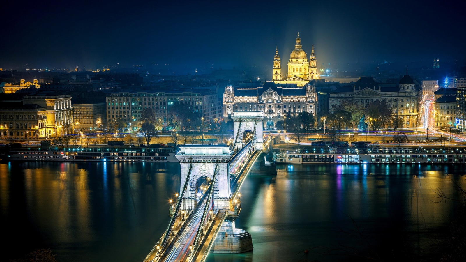 Screenshot №1 pro téma Budapest At Night 1600x900
