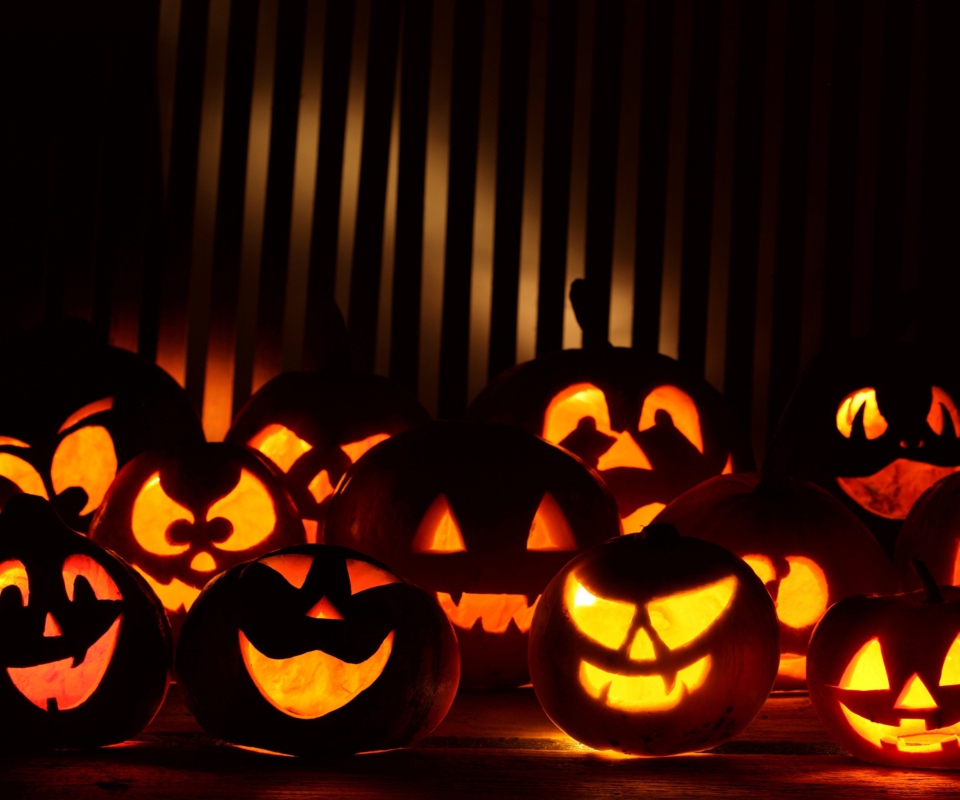 Halloween Pumpkins In The Dark screenshot #1 960x800