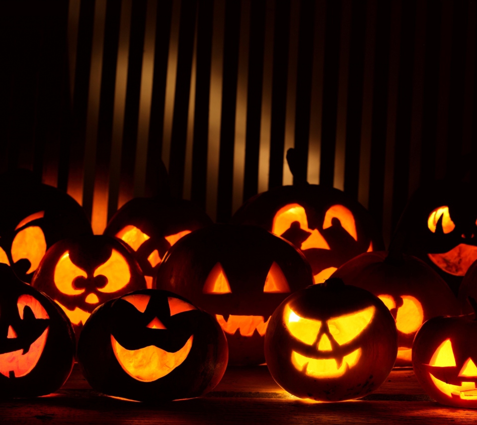 Das Halloween Pumpkins In The Dark Wallpaper 960x854