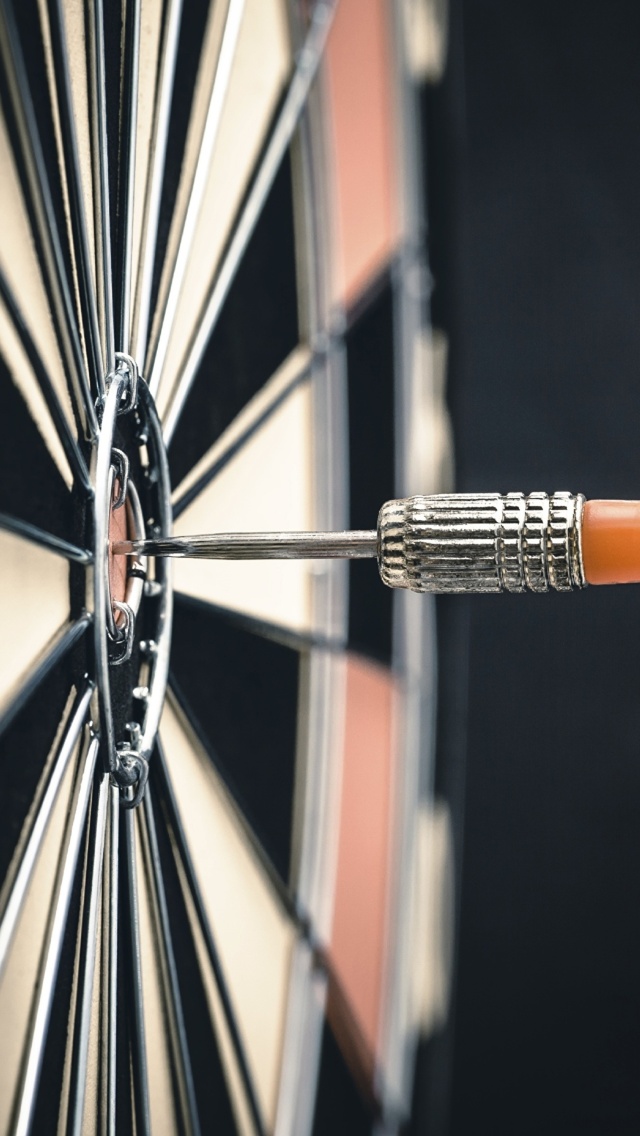 Closeup Darts Shooting screenshot #1 640x1136