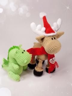 Обои Christmas Dino And Reindeer 240x320
