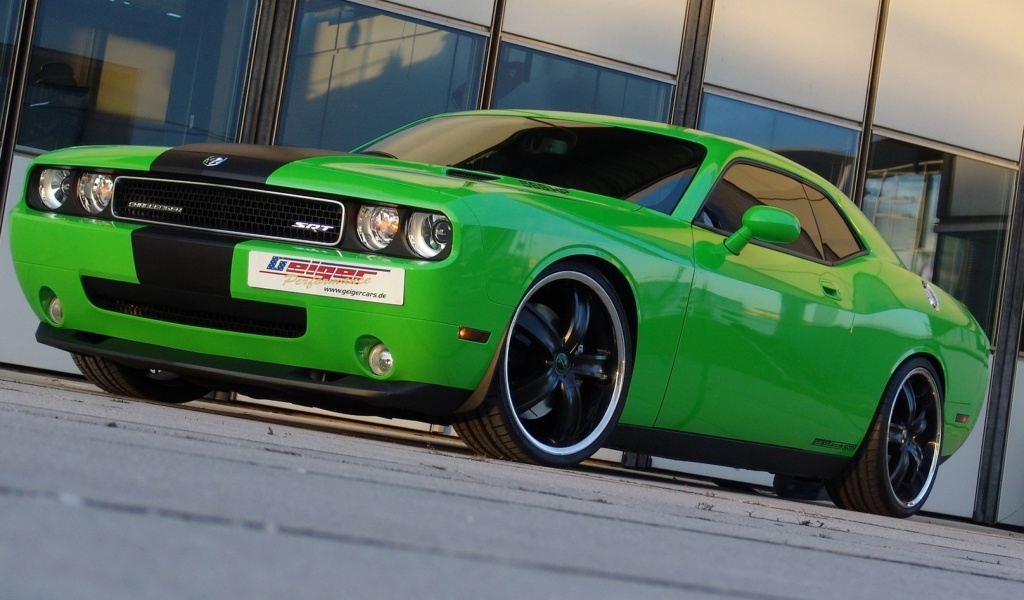 2011 Dodge Challenger SRT8 392 screenshot #1 1024x600