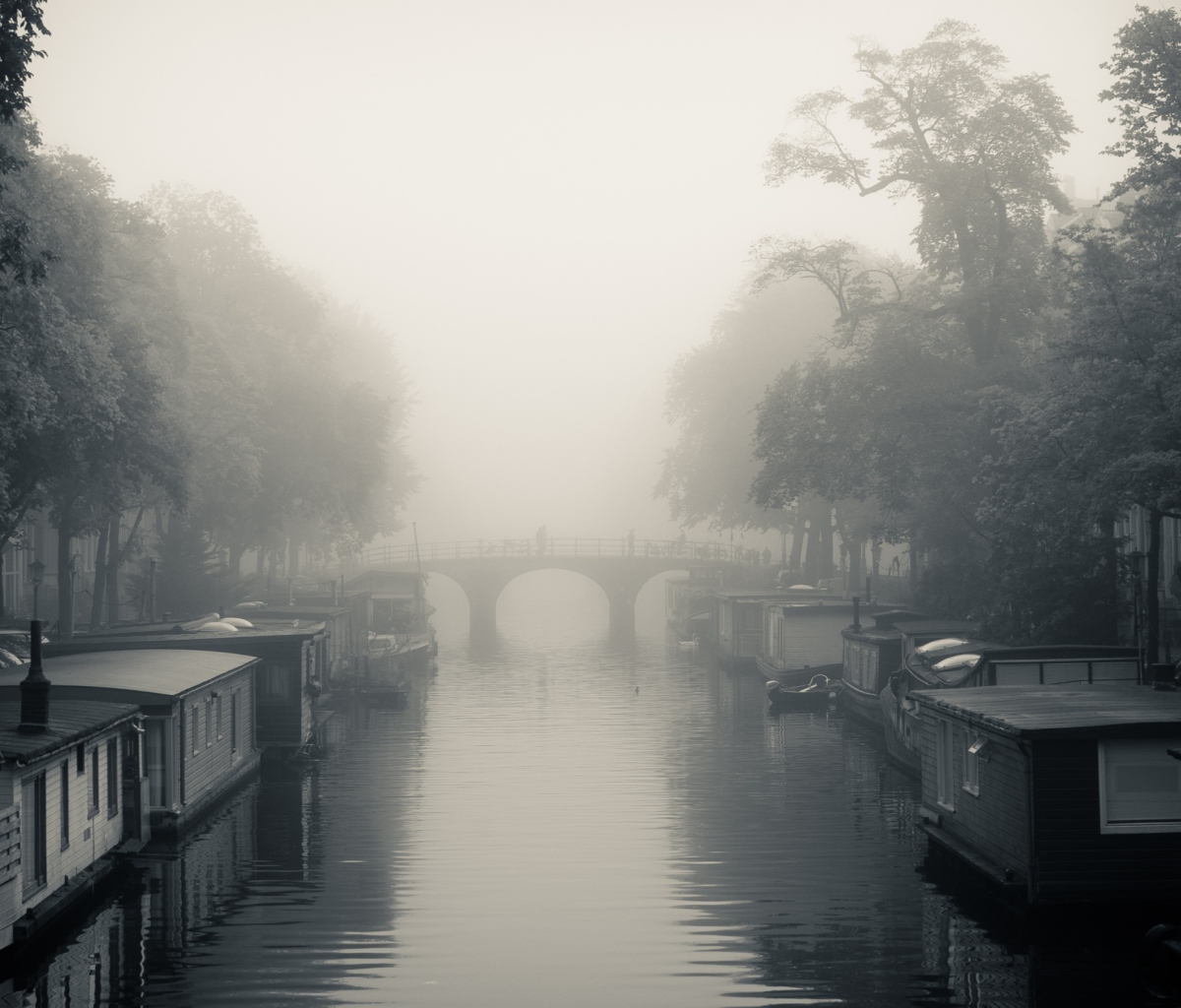 Sfondi Misty Autumn In Amsterdam 1200x1024