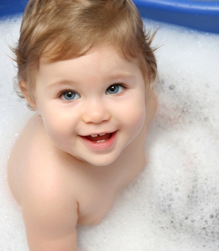 Cute Baby Taking Bath - Obrázkek zdarma pro 128x160