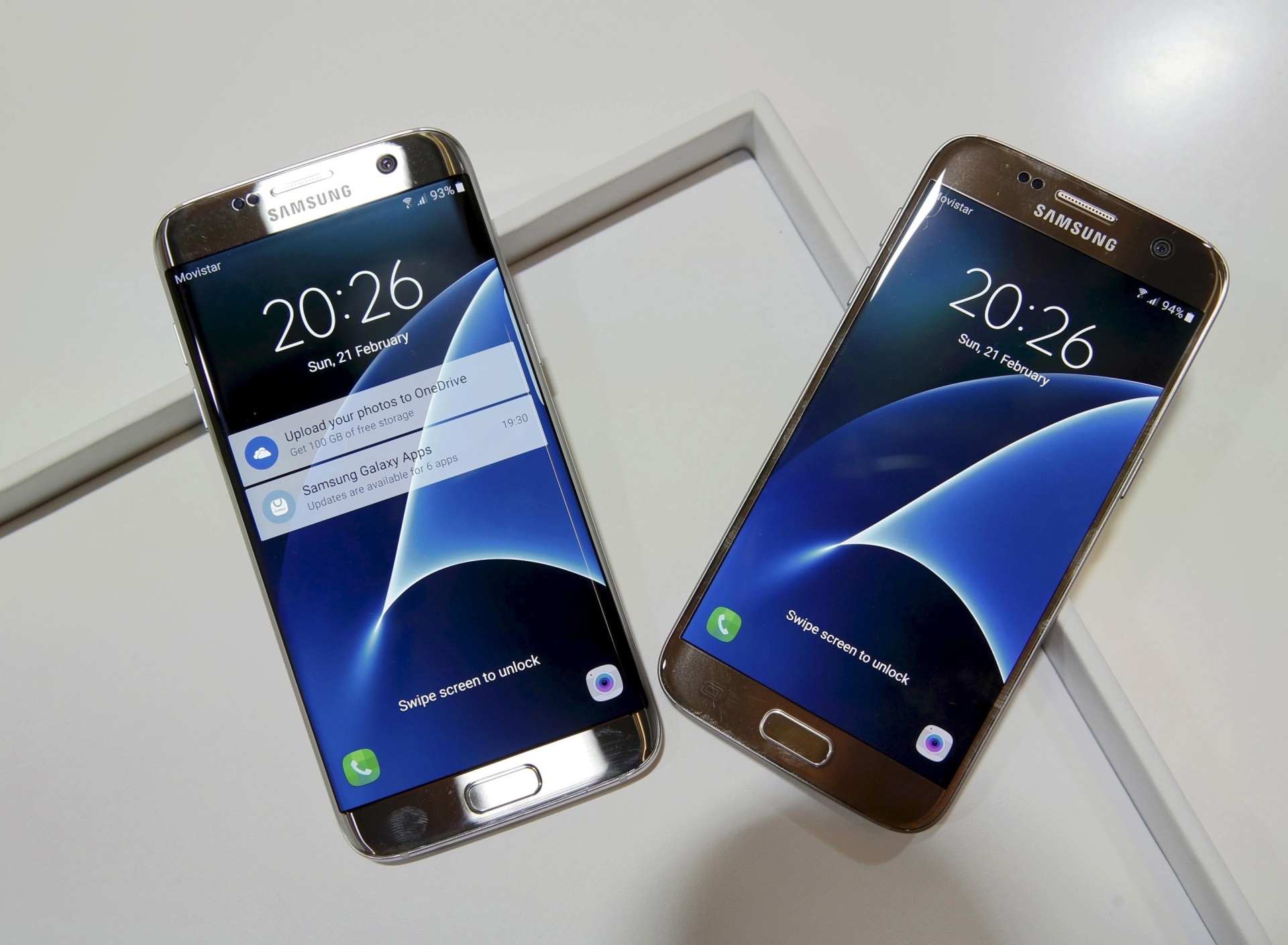 Samsung Galaxy S7 Edge vs Samsung Galaxy J7 screenshot #1 1920x1408