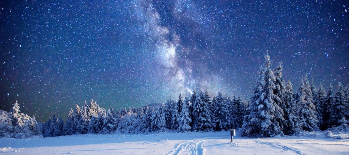Sfondi Milky Way on Winter Sky 720x320