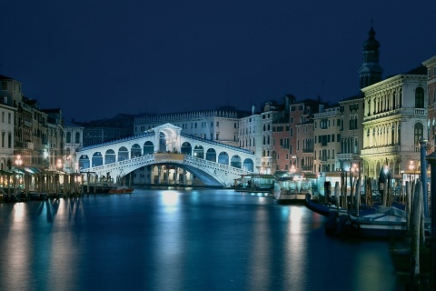 Fondo de pantalla Night in Venice Grand Canal 480x320