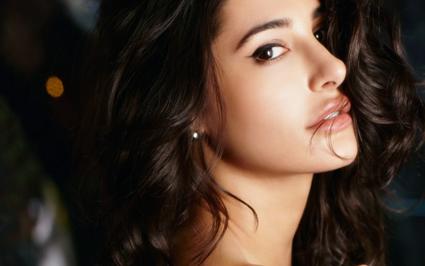 Actress Nargis Fakri screenshot #1 1440x900