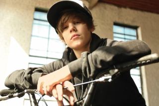 Justin Bieber - Obrázkek zdarma pro Samsung Galaxy Ace 4