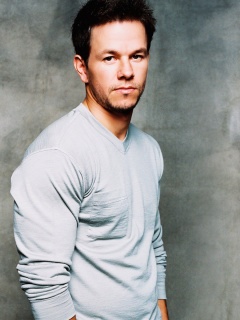 Mark Wahlberg in The Big Hit wallpaper 240x320