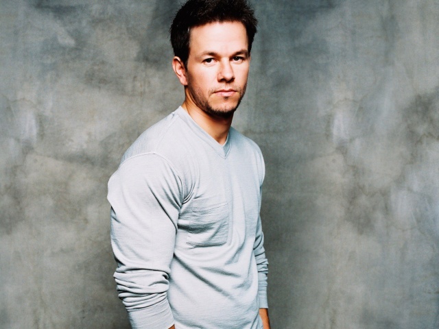 Обои Mark Wahlberg in The Big Hit 640x480