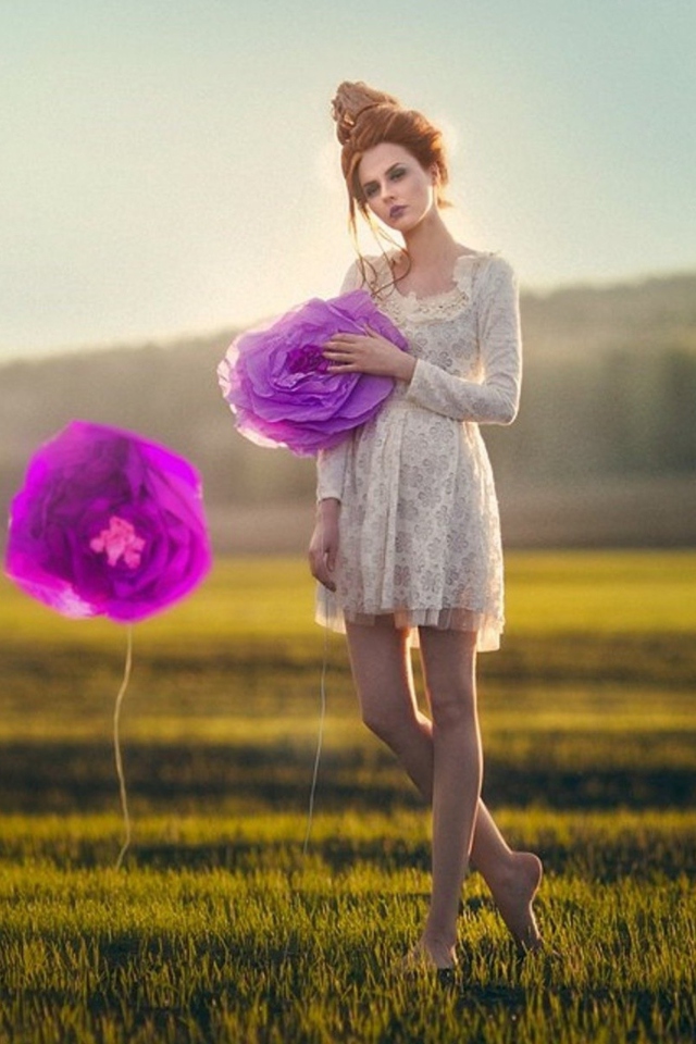 Das Purple Flower Girl Wallpaper 640x960