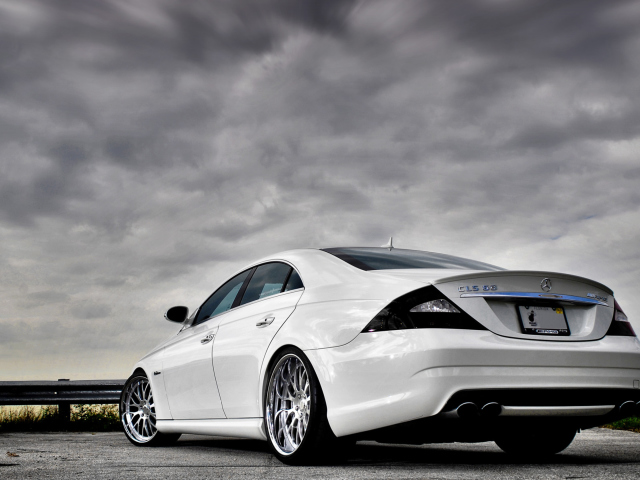 Sfondi Mercedes CLS 63 Amg 640x480