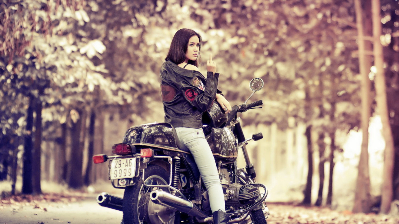 Moto Girl wallpaper 1280x720