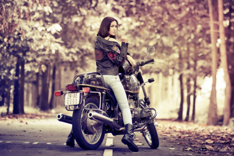 Moto Girl wallpaper 480x320