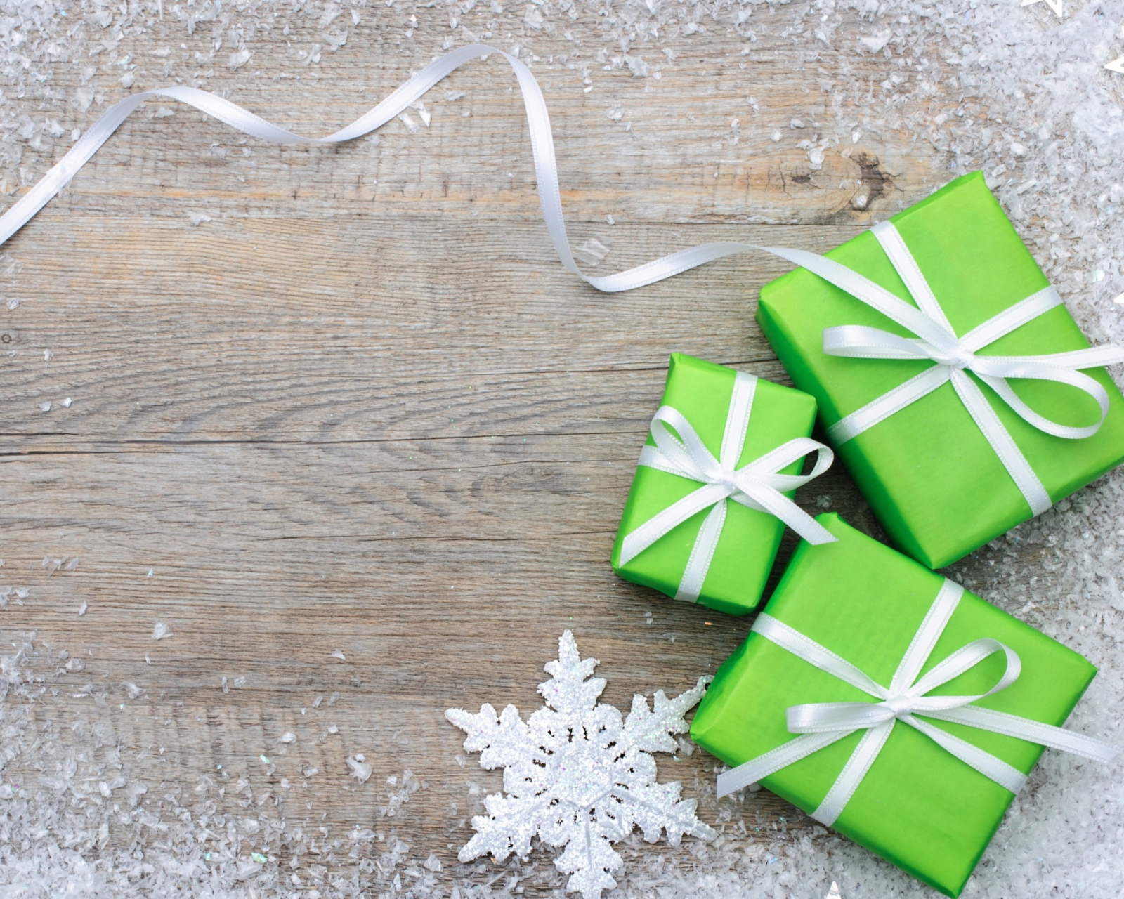 Обои Green Christmas Gift Boxes 1600x1280