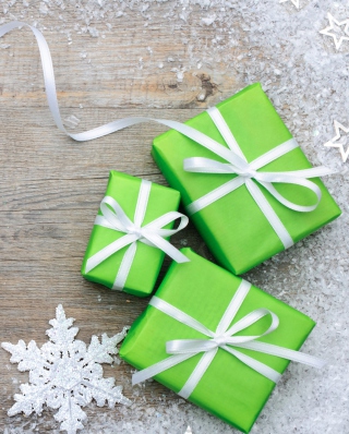Kostenloses Green Christmas Gift Boxes Wallpaper für Nokia Asha 311