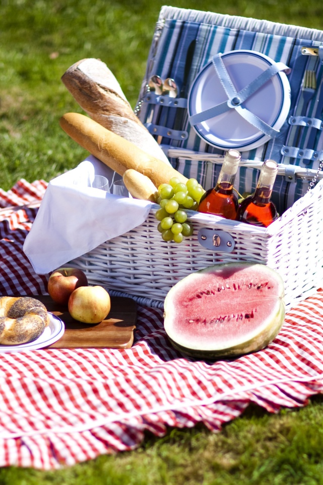 Das Summer Picnic Wallpaper 640x960