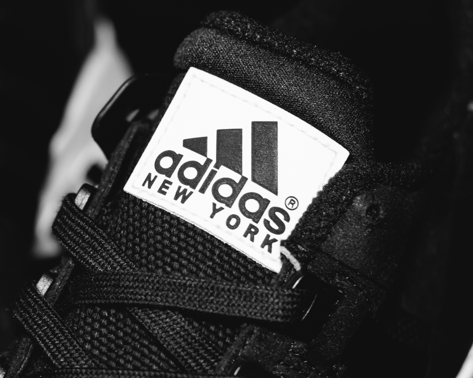 Adidas Running Shoes screenshot #1 1600x1280