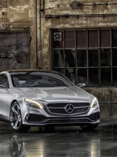 Mercedes Benz S Class Coupe 2013 screenshot #1 240x320