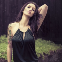 Screenshot №1 pro téma Tattooed Brunette Model 208x208