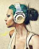 Fondo de pantalla Girl With Headphones Artistic Portrait 128x160