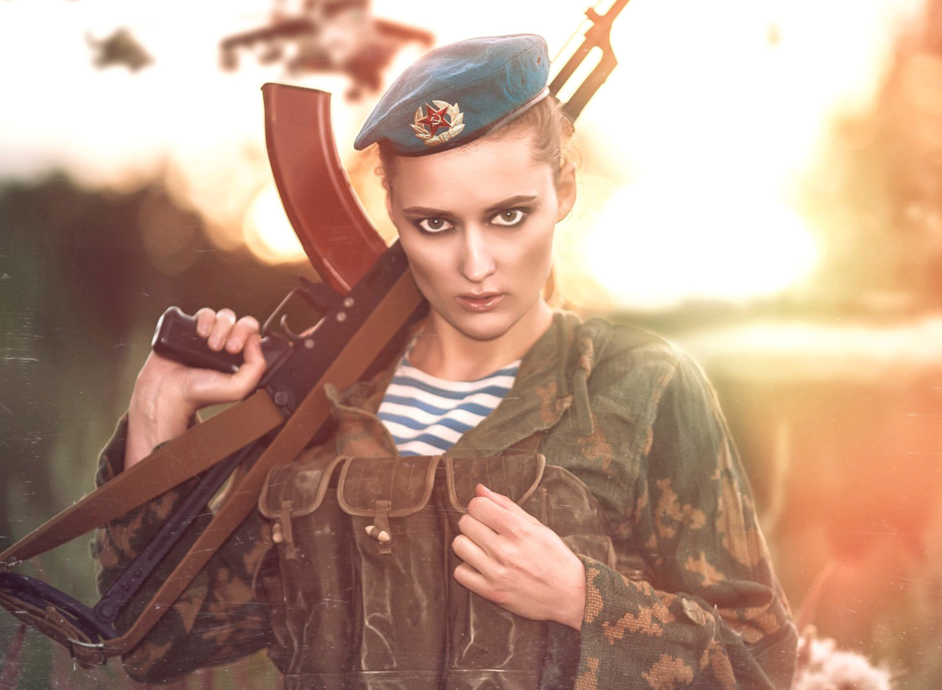 Обои Russian Girl and Weapon HD 1920x1408