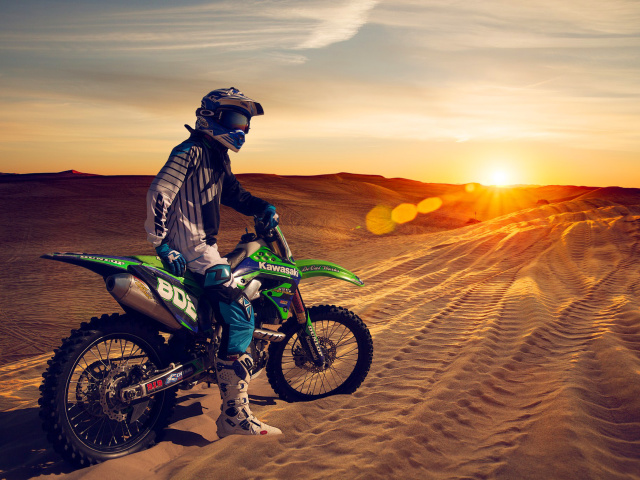 UAE Desert Motocross wallpaper 640x480