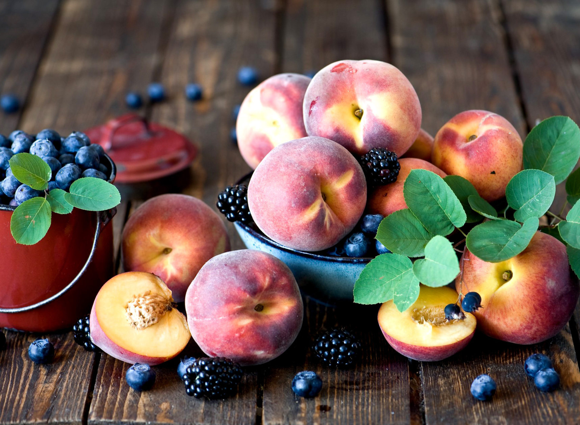 Blueberries and Peaches wallpaper 1920x1408