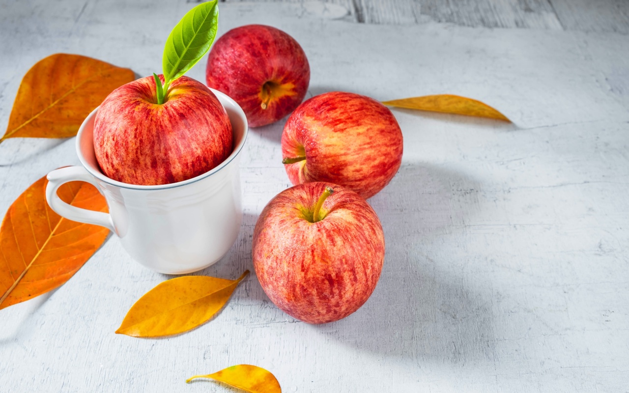 Autumn apples wallpaper 1280x800