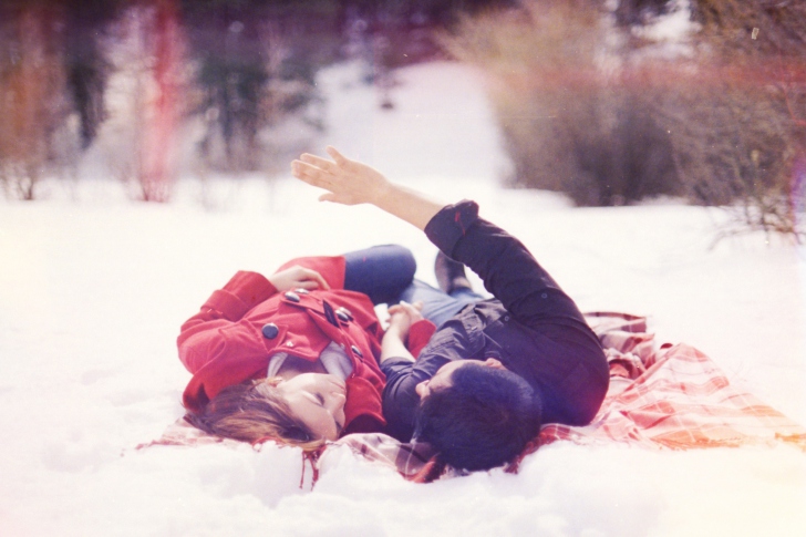 Fondo de pantalla Couple In Snow