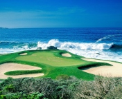 Das Golf Field By Sea Wallpaper 176x144