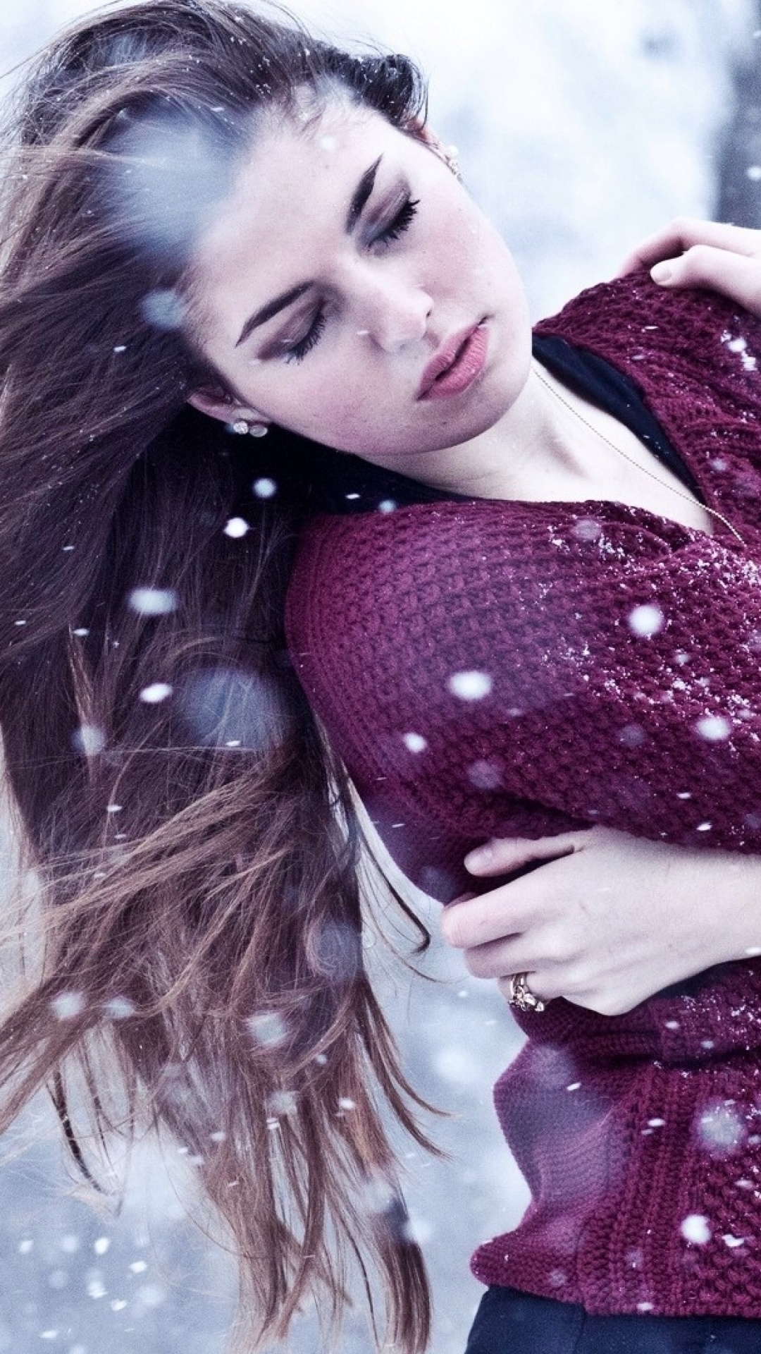 Girl from a winter poem wallpaper 1080x1920
