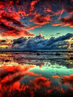 Fondo de pantalla Red Clouds 240x320