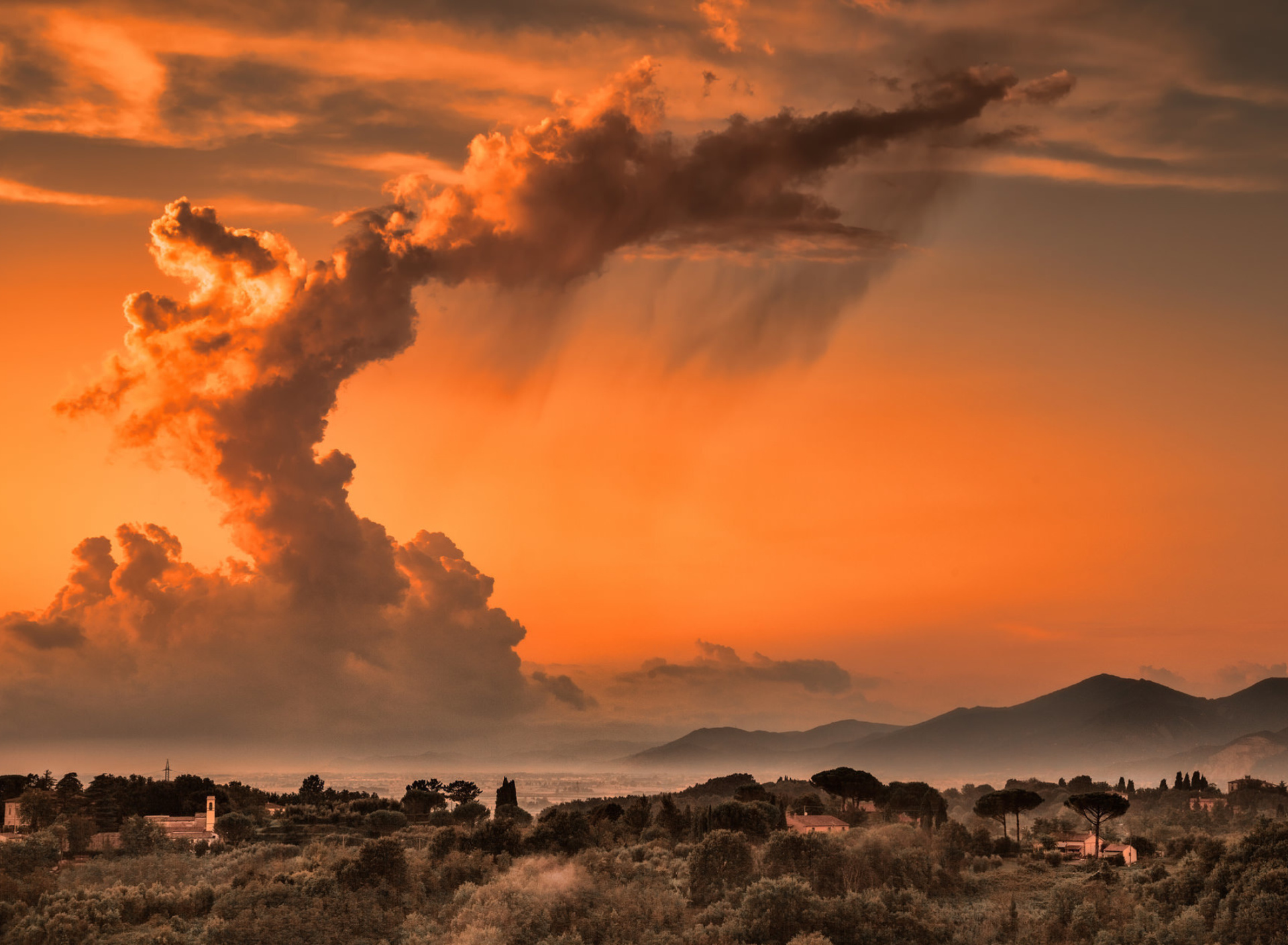 Обои Weather in Tuscany 1920x1408