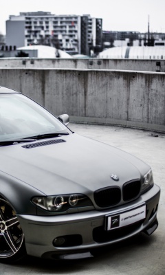 Fondo de pantalla BMW 3 Series 240x400