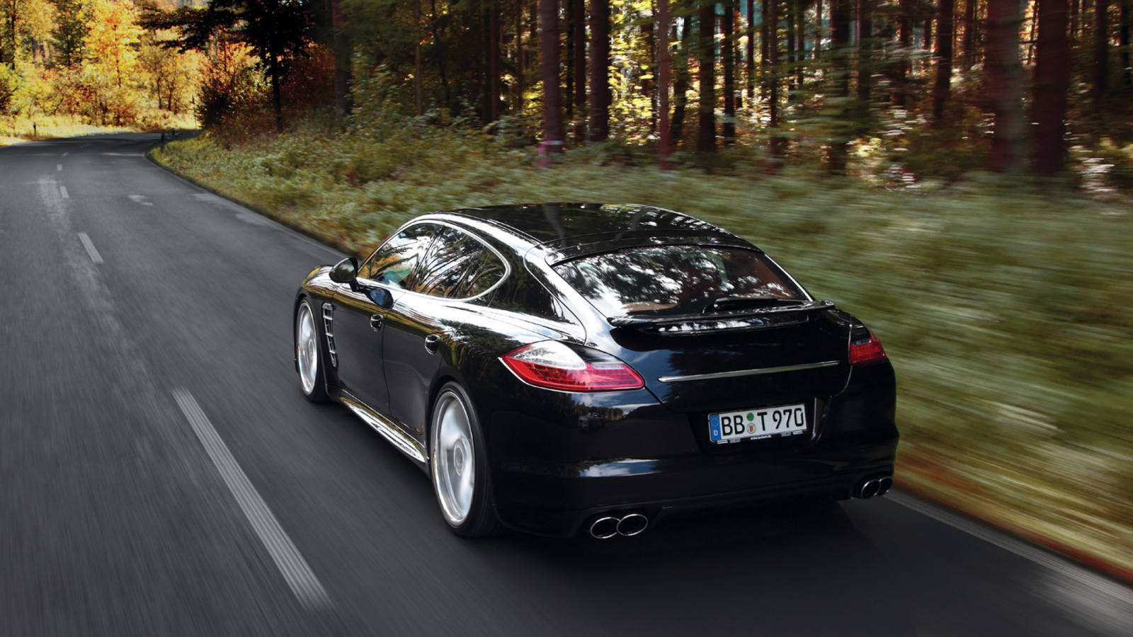 Porsche Panamera Turbo screenshot #1 1600x900