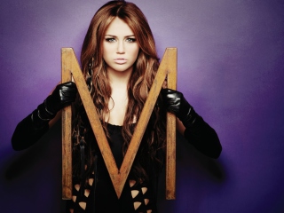 Das Miley Cyrus Long Hair Wallpaper 320x240