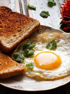 Screenshot №1 pro téma Breakfast with toast and scrambled eggs 240x320