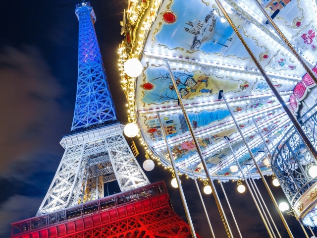 Обои Eiffel Tower in Paris and Carousel 640x480