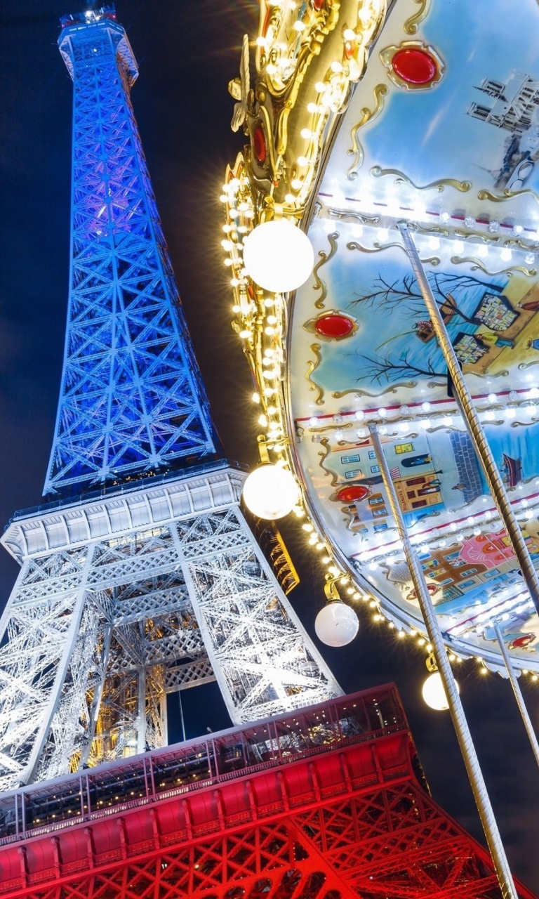 Обои Eiffel Tower in Paris and Carousel 768x1280