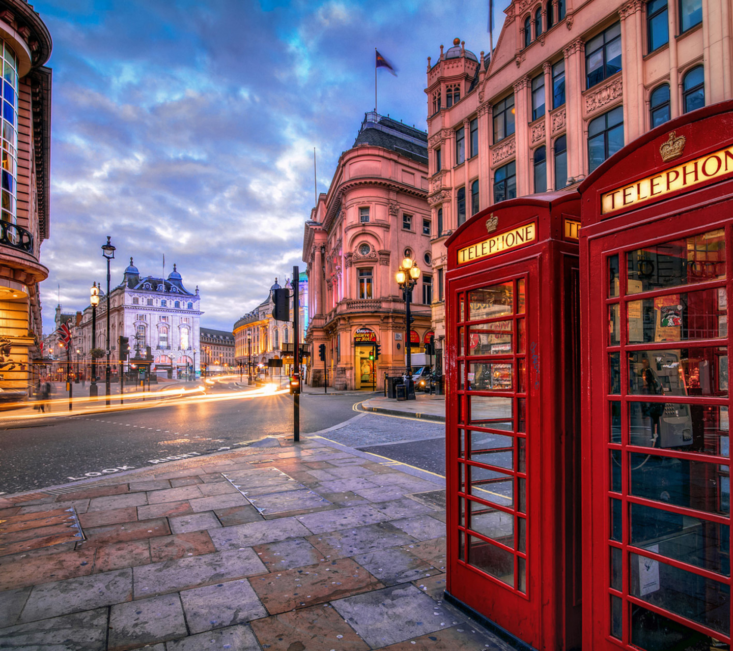 Обои London Phone Booths 1440x1280