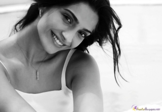 Sonam Kapoor Background for Android, iPhone and iPad