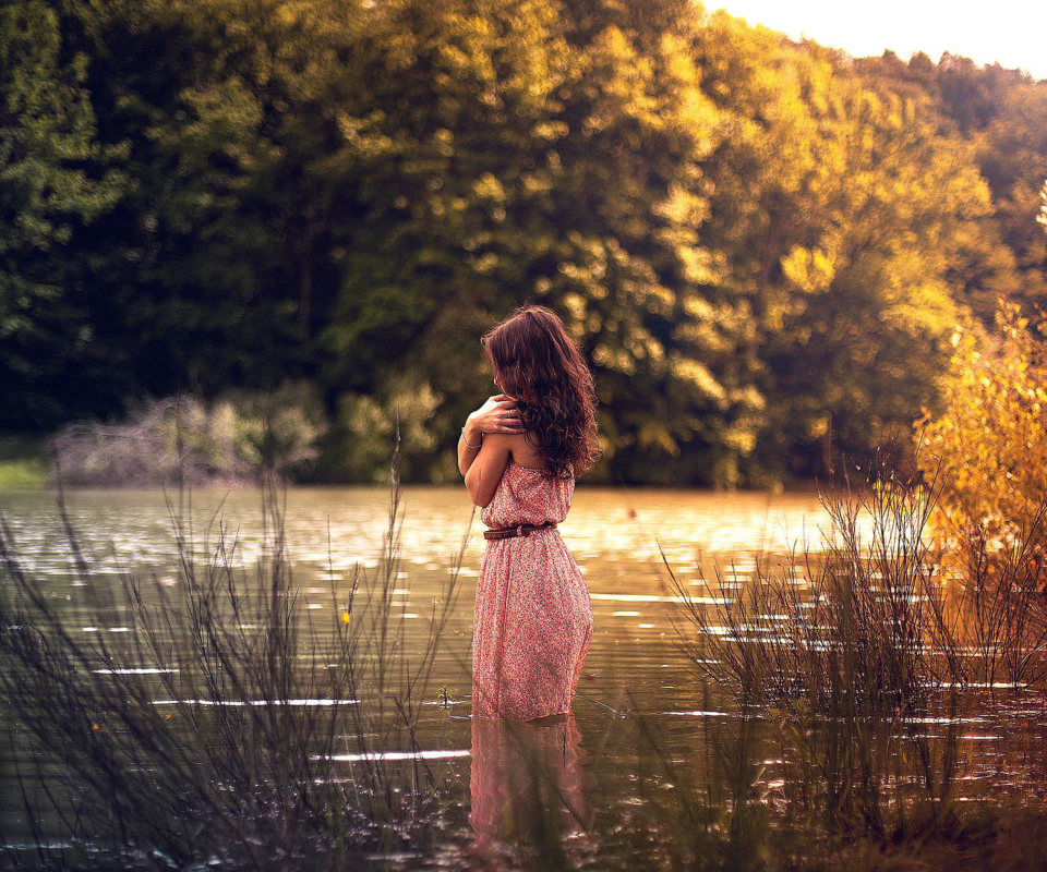 Girl In Summer Dress In River wallpaper 960x800