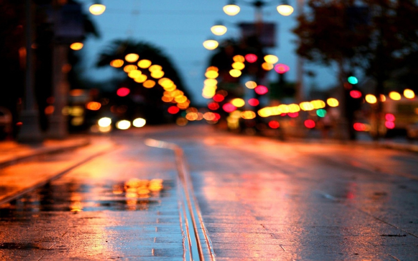 Screenshot №1 pro téma City Lights After Rain 1440x900