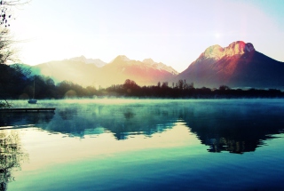 Mountain Lake - Obrázkek zdarma pro HTC Desire 310