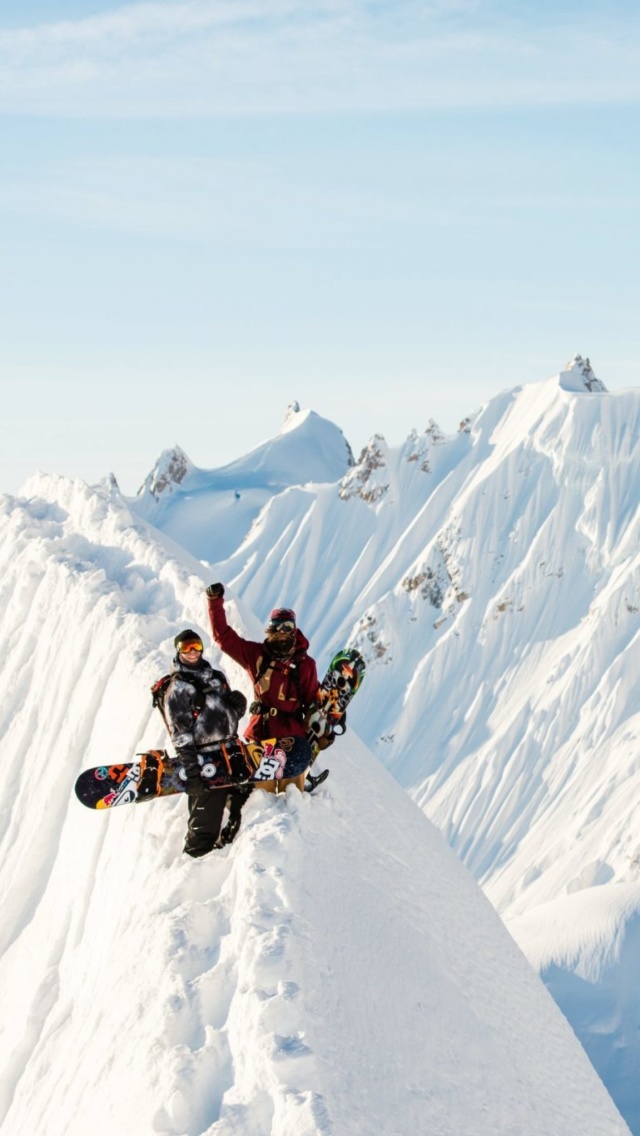 Fondo de pantalla Snowboarding Resort 640x1136
